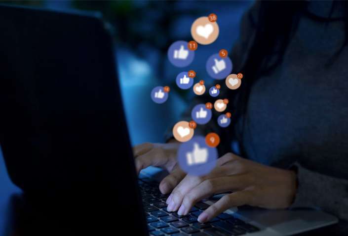 <span id=hs_cos_wrapper_name class=hs_cos_wrapper hs_cos_wrapper_meta_field hs_cos_wrapper_type_text style= data-hs-cos-general-type=meta_field data-hs-cos-type=text >Social Commerce Trends Every Business Should Know</span>